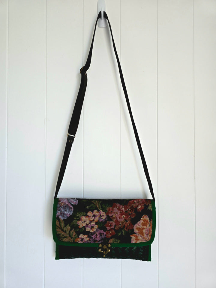 Ravita Clutch Emerald
