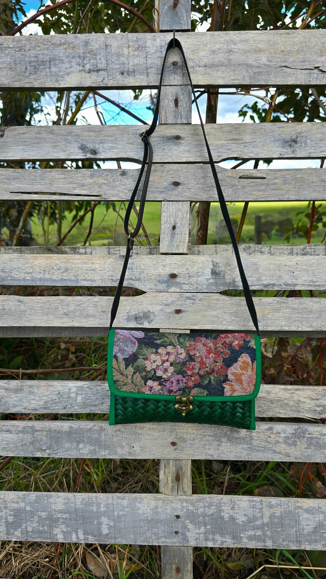 Ravita Clutch
