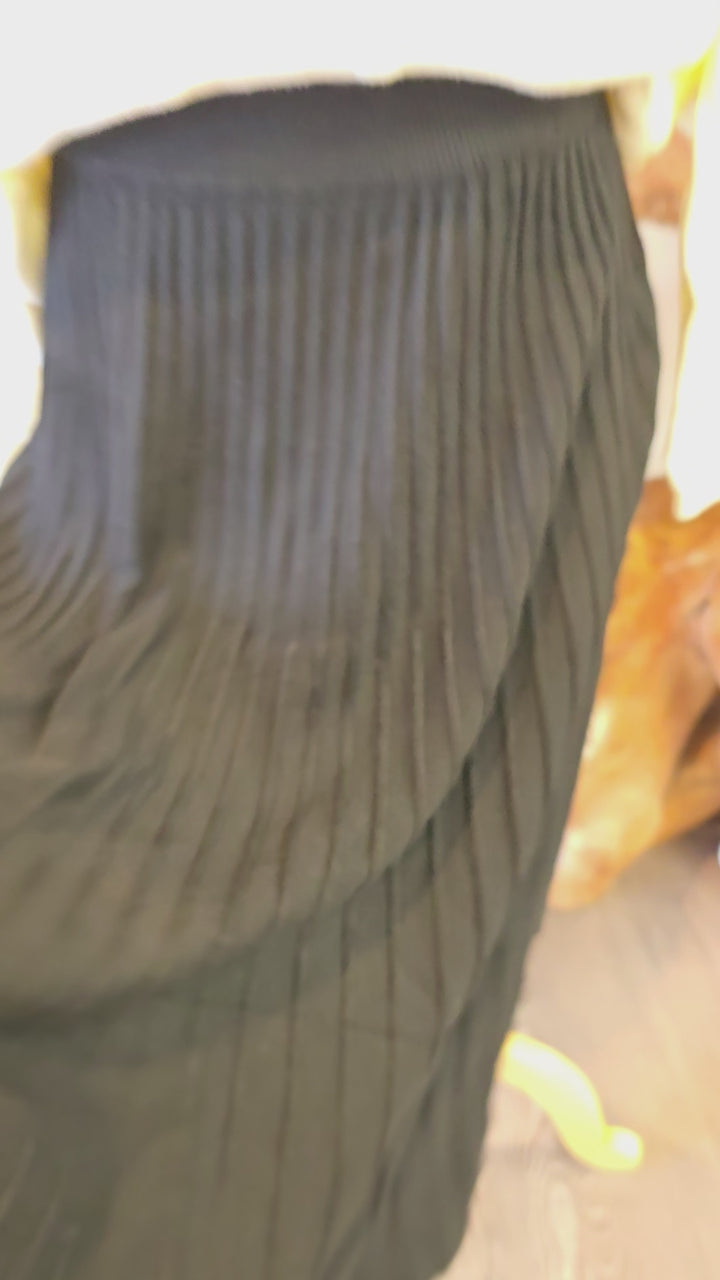 Knit Pleated Skirt