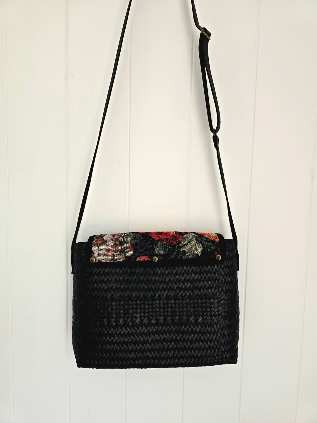 Nintra Sling Bag