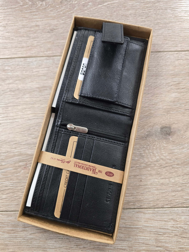 Traditional Tab Wallet