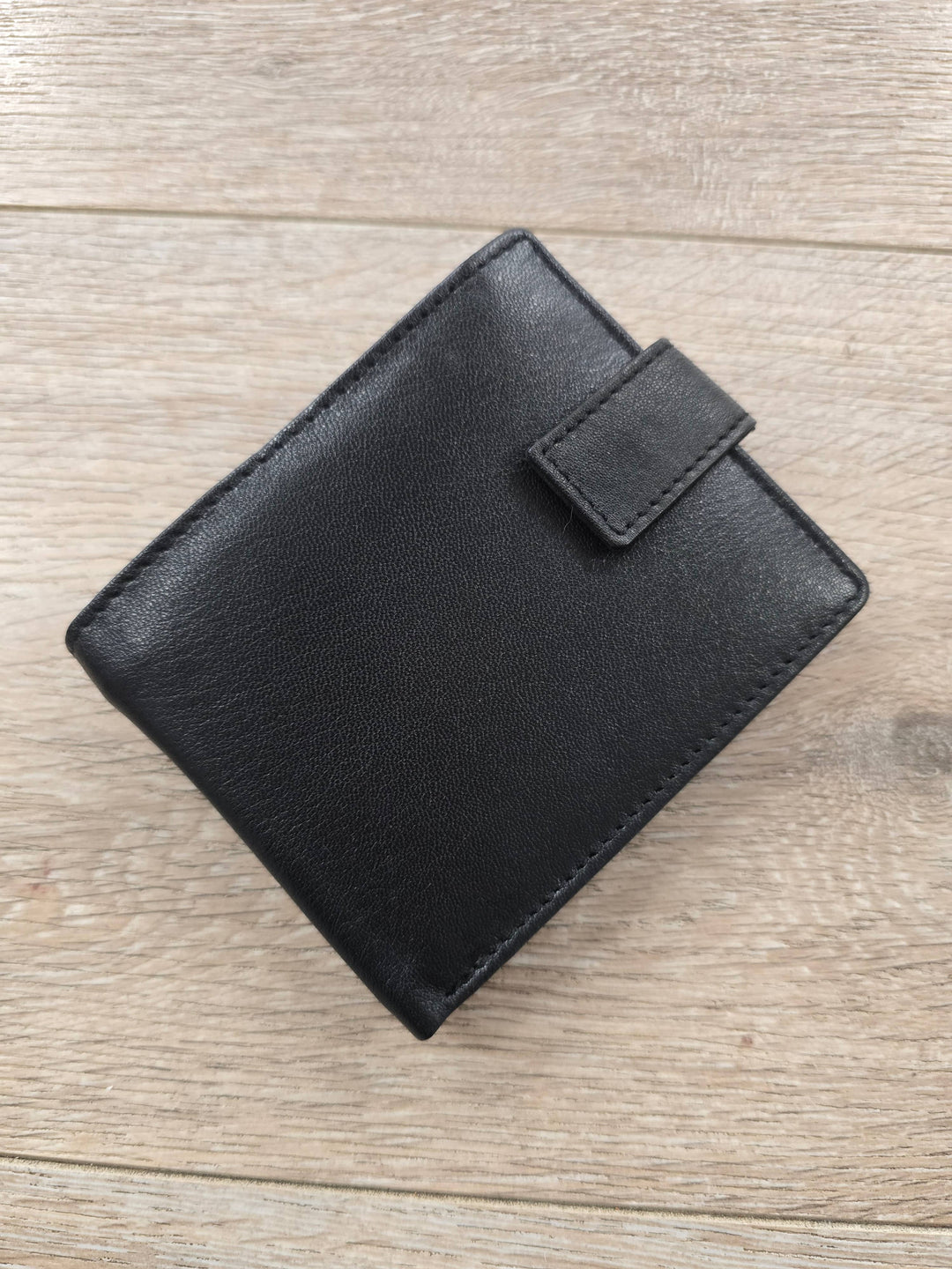 Traditional Tab Wallet