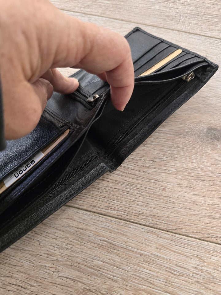 Traditional Tab Wallet